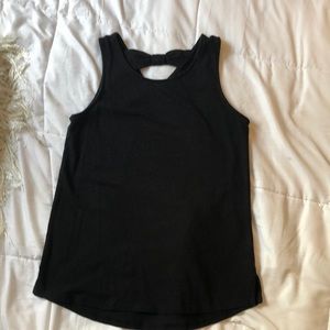 girls black tank top